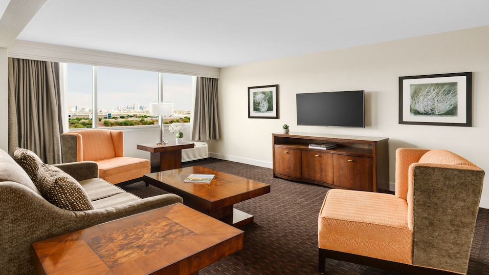 Crowne Plaza Phoenix Airport PHX by IHG - photo 27