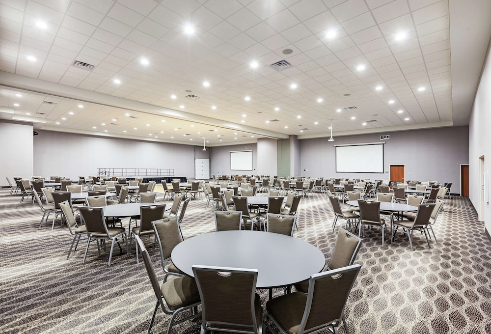 Hampton Inn & Suites Liberal - photo 18