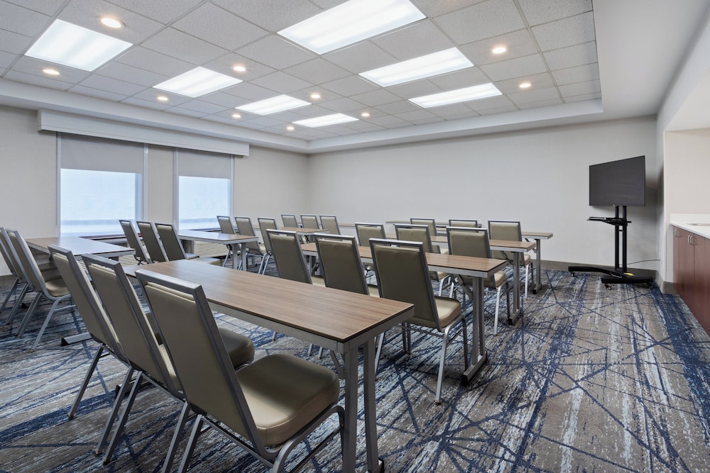 Holiday Inn Express & Suites Cincinnati Riverfront by IHG - photo 53