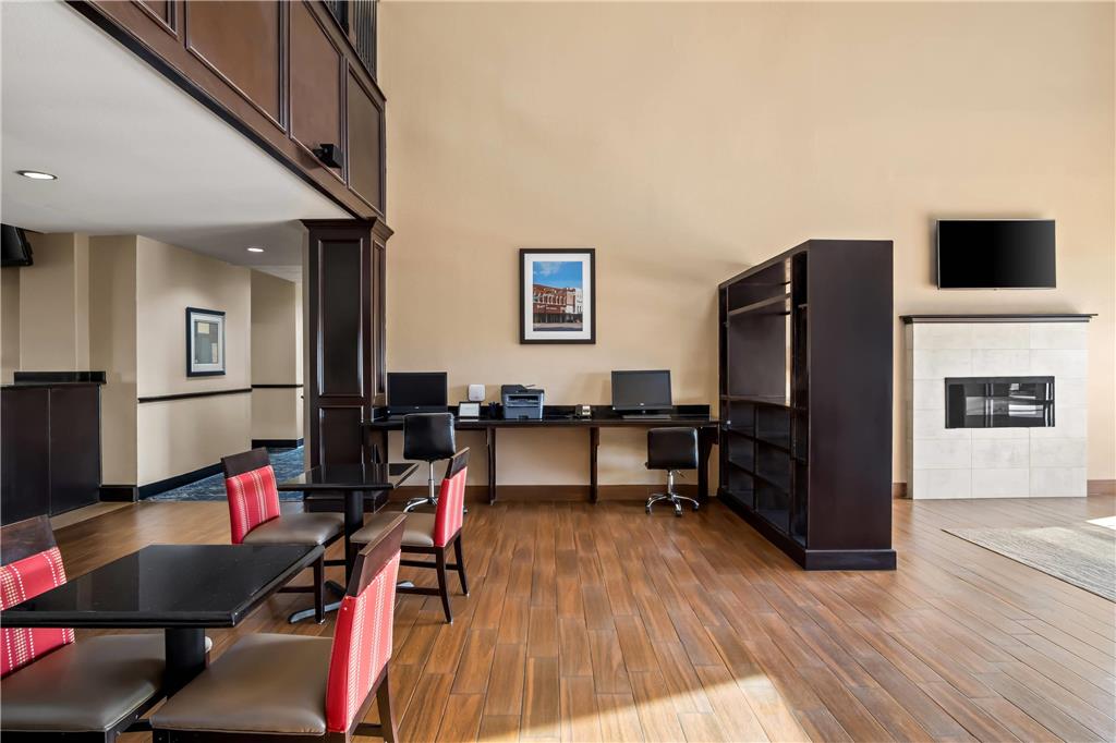 Comfort Suites Waxahachie Dallas - photo 32