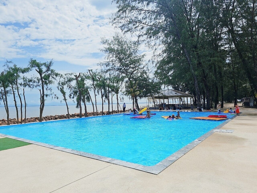Suvarn Gleaw Thong Resort in Trat, Thailand