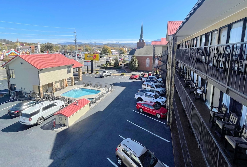 Super 8 by Wyndham Pigeon Forge Downtown - photo 15