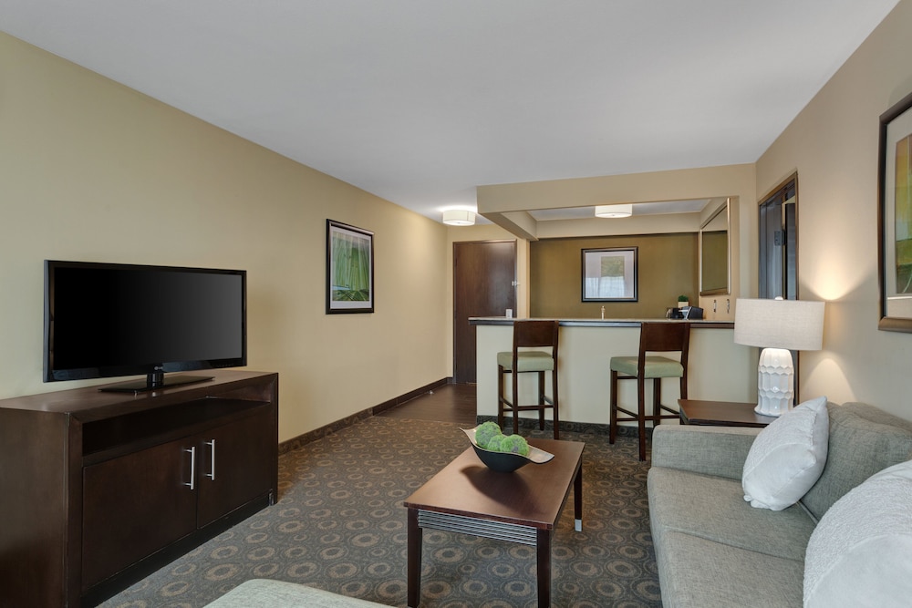Crowne Plaza Houston Galleria Area by IHG - photo 37