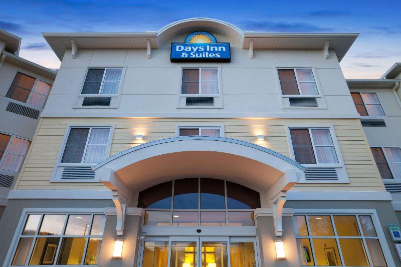 Sleep Inn & Suites Altoona North - photo 7