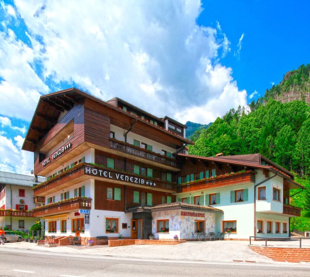 Hotel Venezia - carbon neutral hotel in Rocca Pietore