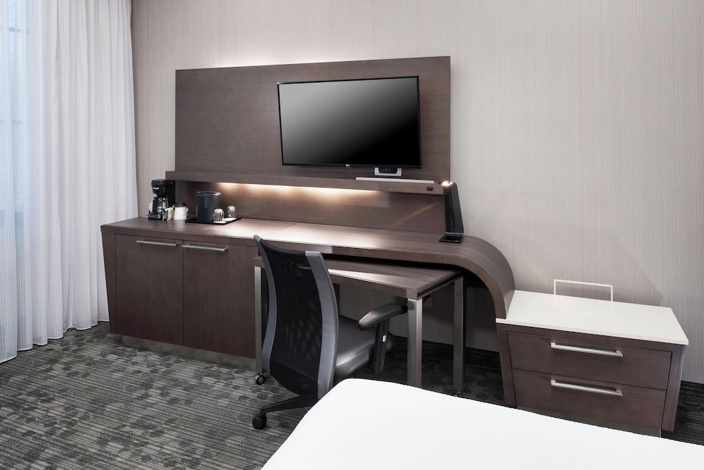 Courtyard by Marriott Omaha Downtown - photo 9