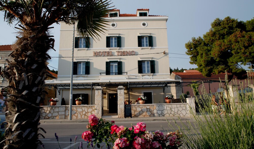 Heritage Hotel Tisno — 4-Star Luxury Hotel in Tisno, Croatia