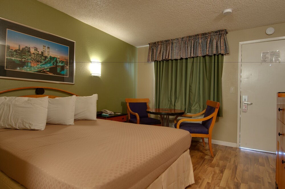 Vagabond Inn Bakersfield North - photo 10