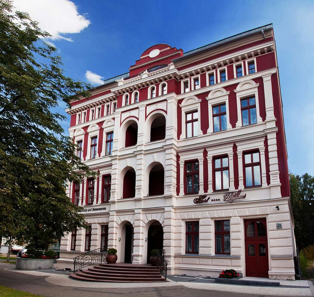 DK Dyplomat — 4-Star Luxury Hotel in Olsztyn, Poland