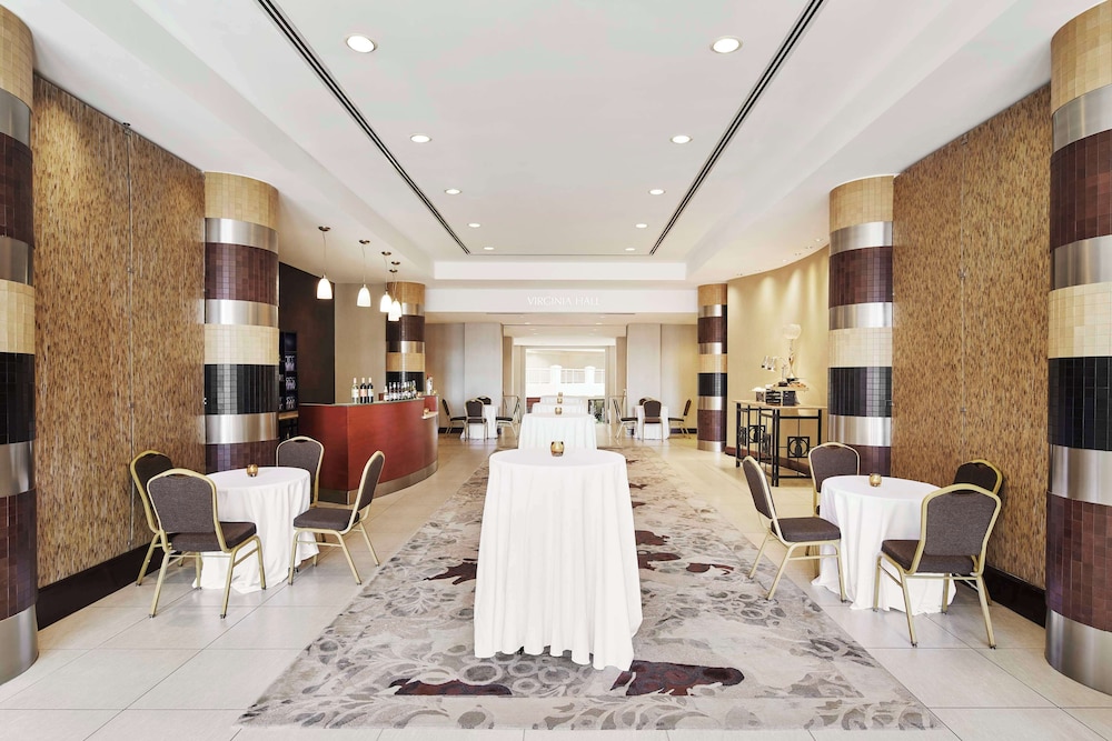 Embassy Suites by Hilton Alexandria Old Town - photo 53
