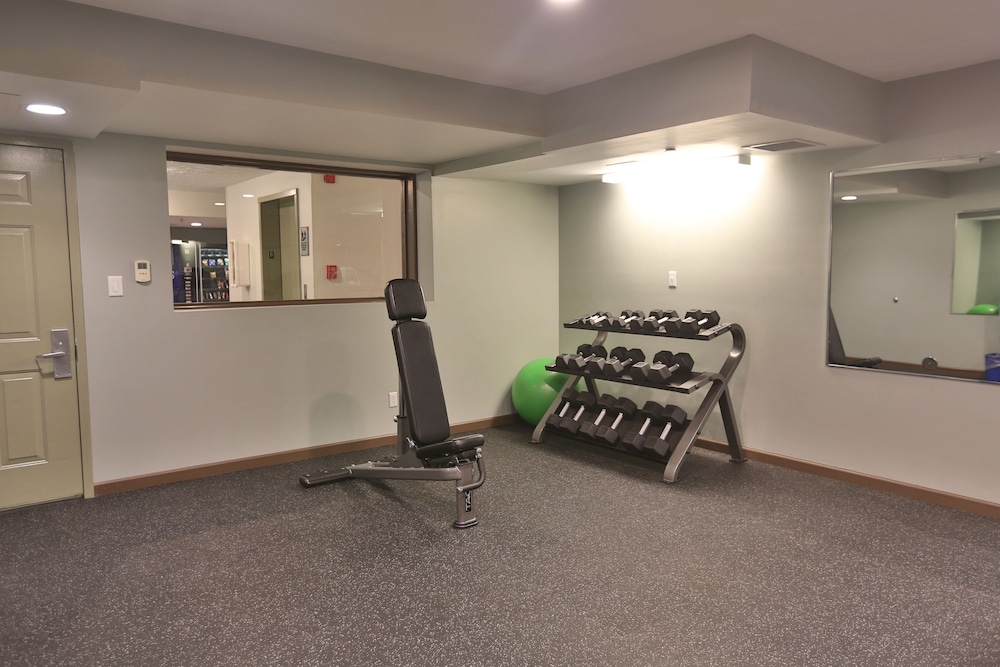 Ivy Court Inn & Suites - photo 28