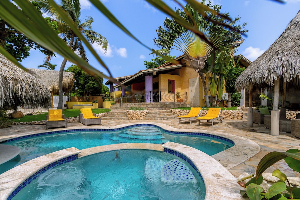 Villa Aloe Aruba — 4-Star Luxury Hotel in Oranjestad, Aruba