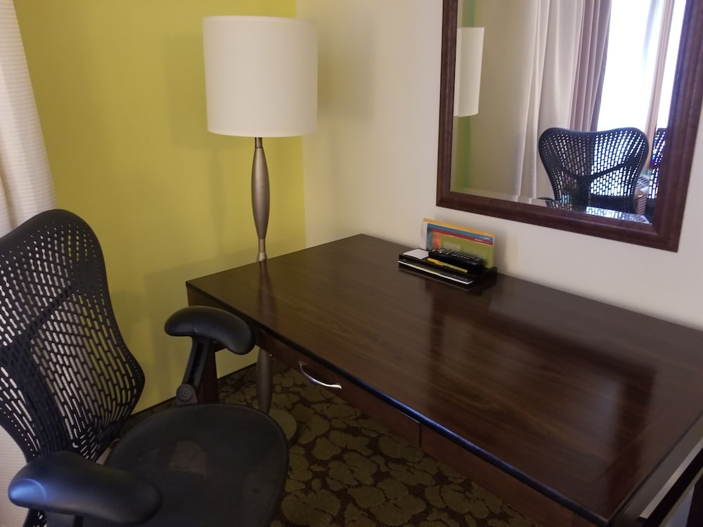 Hilton Garden Inn Oxnard Camarillo - photo 25