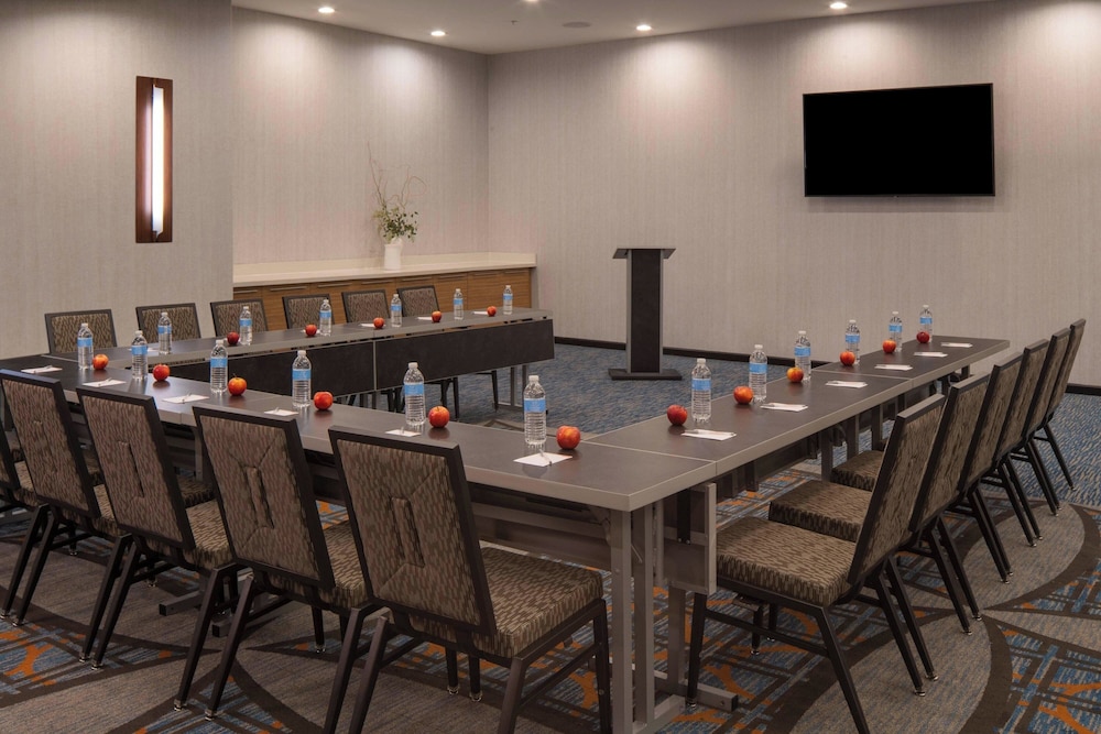 TownePlace Suites by Marriott Clarksville - photo 41