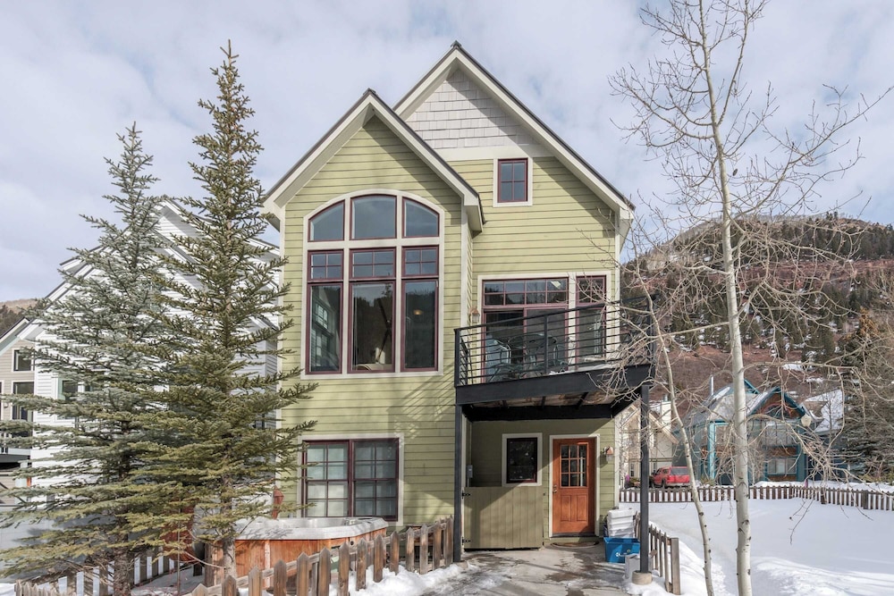Bachman Village 14 by Avantstay Close To Town & The Slopes w Hot Tub Permit#12038 - photo 20