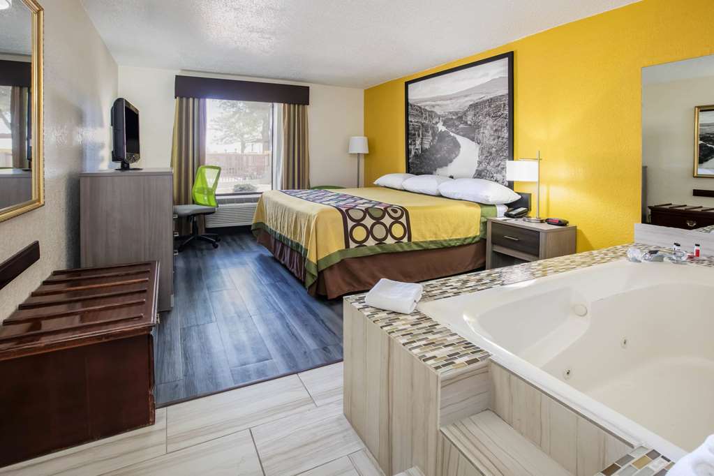 Super 8 by Wyndham Ft Stockton - photo 9