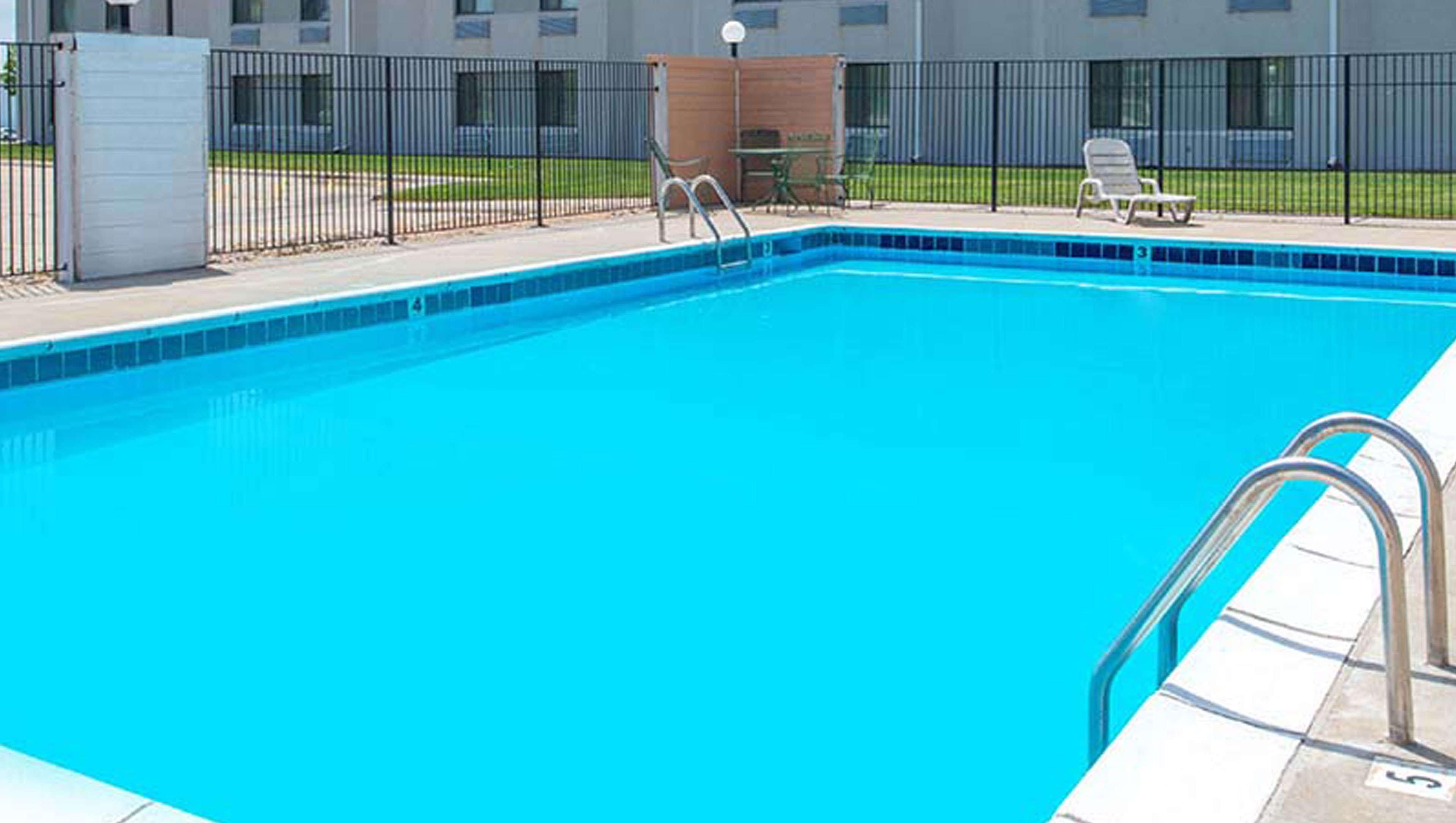Howard Johnson Lincoln - photo 18