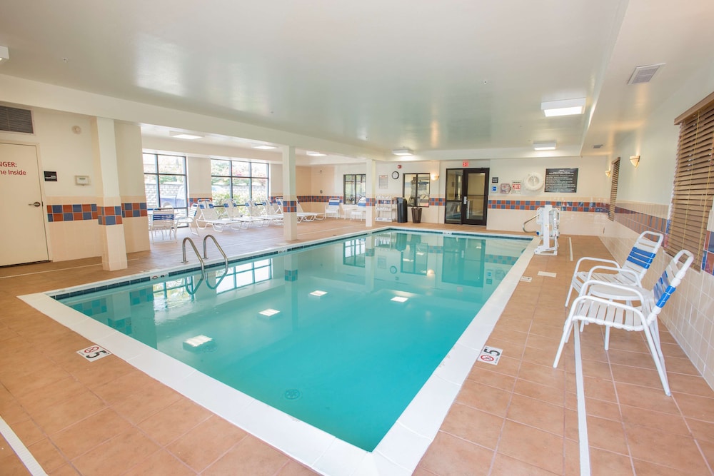 Hampton Inn & Suites Dayton Airport - photo 34