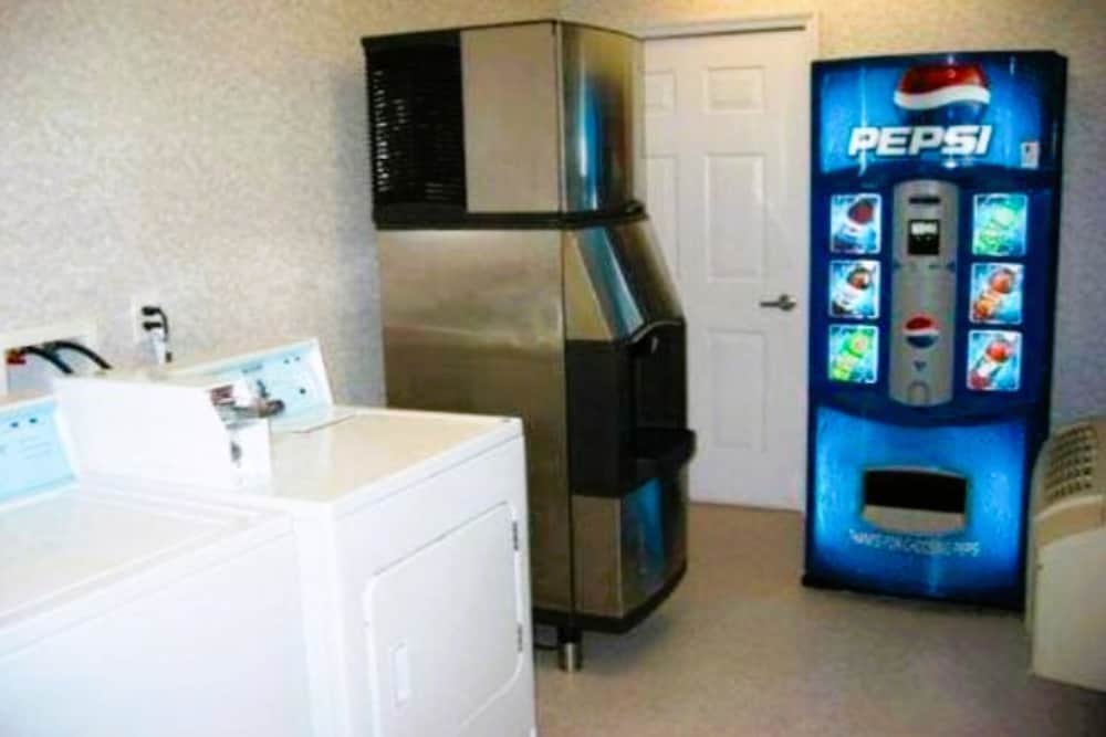 Studio Inn & Suites - photo 26
