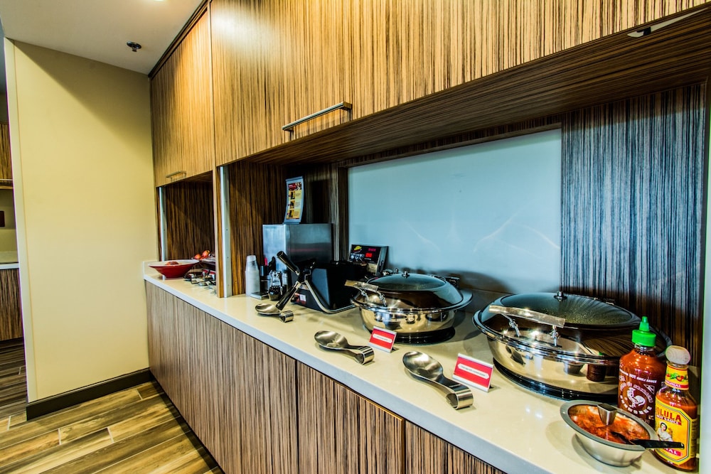 Towneplace Suites by Marriott Evansville Newburgh - photo 41