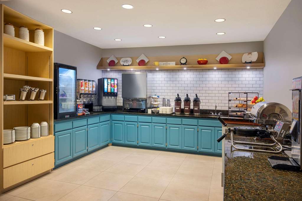 Country Inn & Suites by Radisson Albertville near Outlet Mall - photo 22