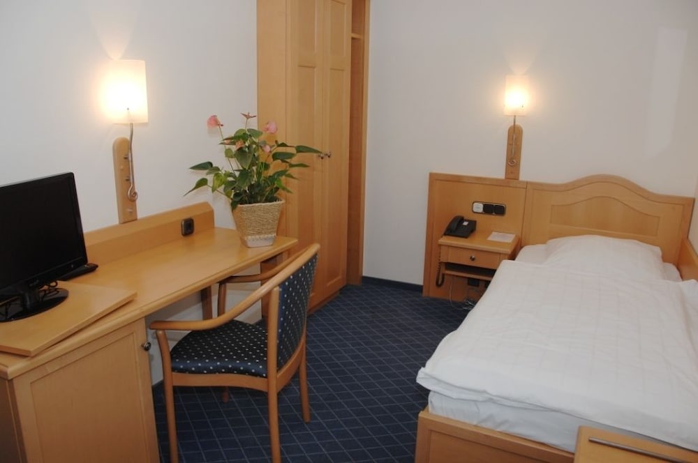 Hotel Zur Eich — Wermelskirchen — photo 4