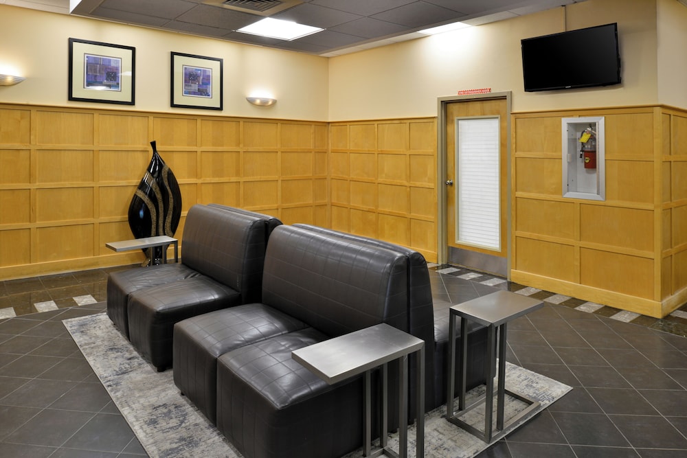 Hawthorne Inn and Conference Center - photo 6