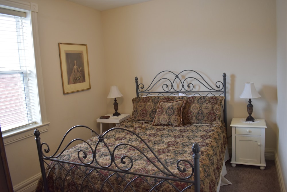 Hermann Crown Suites - photo 10