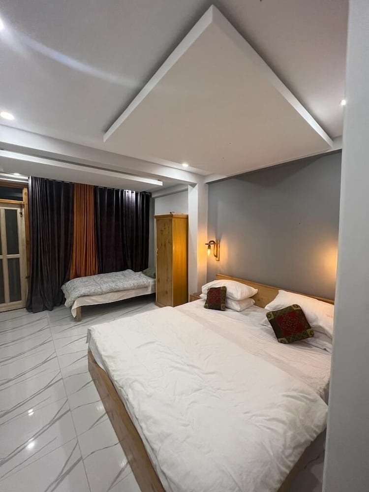 Osho Beyaak Hunza - carbon neutral hotel in Gilgit