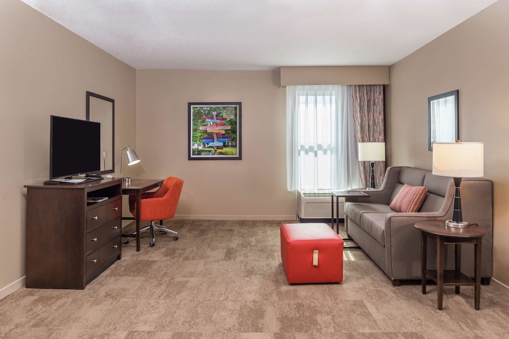 Hampton Inn & Suites Charlotte Arrowood Rd. - photo 32
