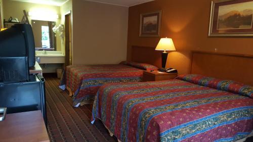 Scottish Inn Knoxville - photo 28