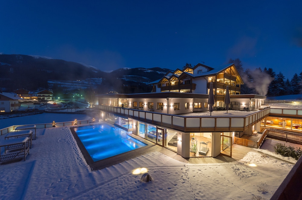 Green Lake Hotel Weiher — hotel in Falzes