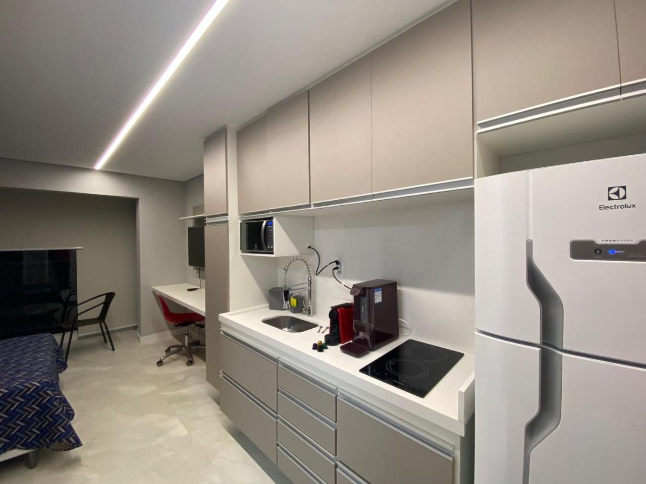 Studio 509 Moderno Piscina Gym e Portaria 24h — 4-Star Luxury Hotel in Sao Paulo, Brasil