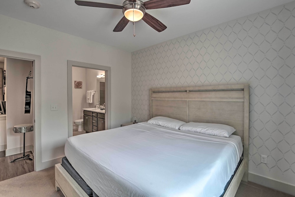 Modern Nashville Condo: 7 Mi to Downtown — 4-Star Luxury Hotel in Nashville, United States