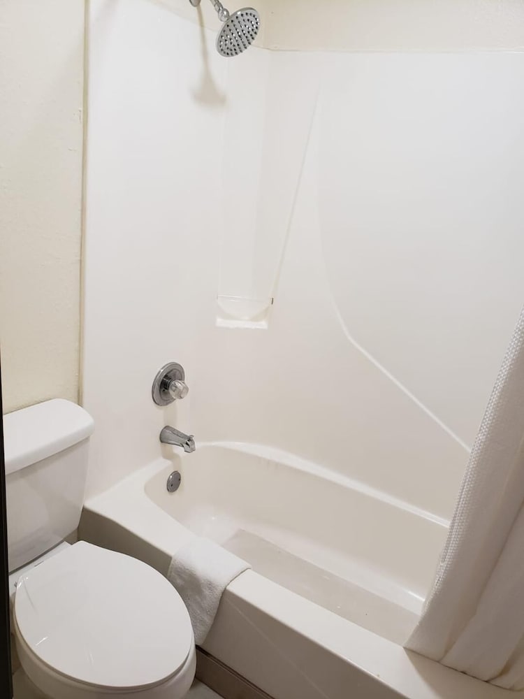 Value Inn & Suites - photo 16