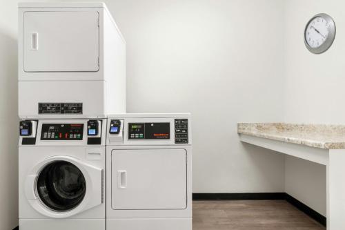 SpringHill Suites by Marriott Kanab - photo 32