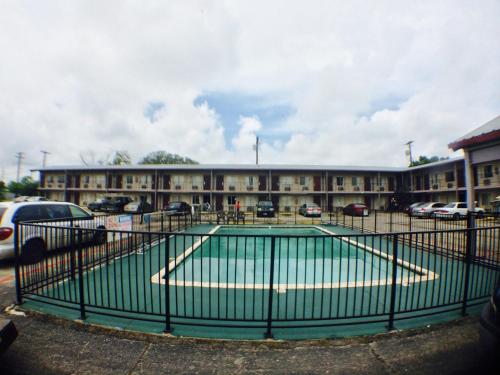 Austin Motor Inn - photo 9