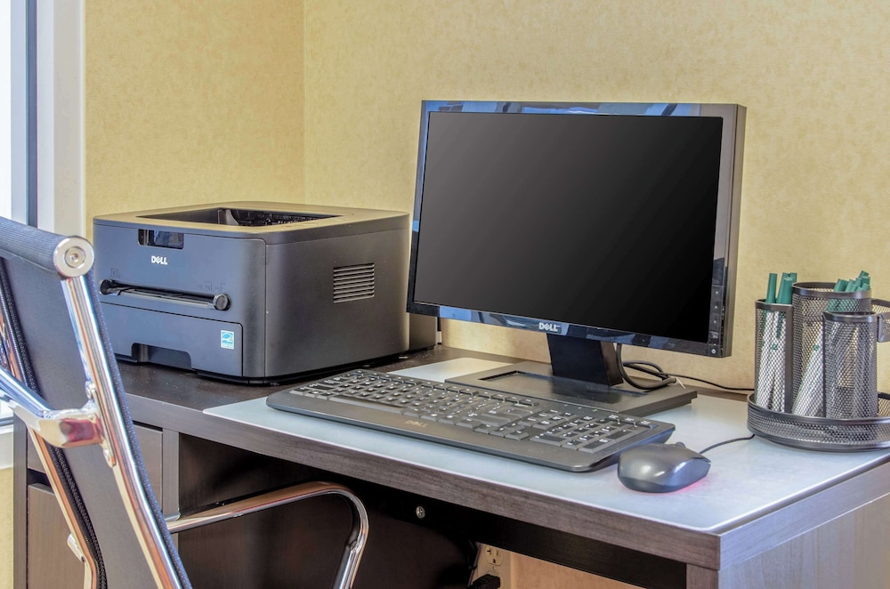 Quality Inn Junction City Near Fort Riley - photo 57