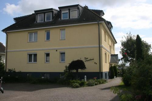 Inselhaus Karlstrasse 6a Ferienwohnung 4 — 4-Star Luxury Hotel in Seebad Bansin, Germany