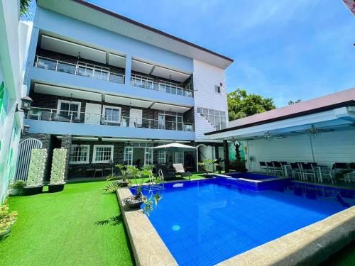 Ronina's Sipocot Hotel — 4-Star Luxury Hotel in Sipocot, Philippines