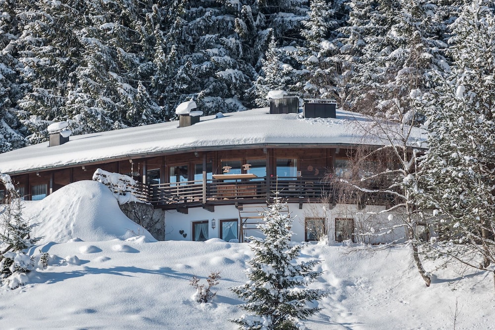 Ferienwohnungen Vomperberg — 4-Star Luxury Hotel in Vomp, Austria