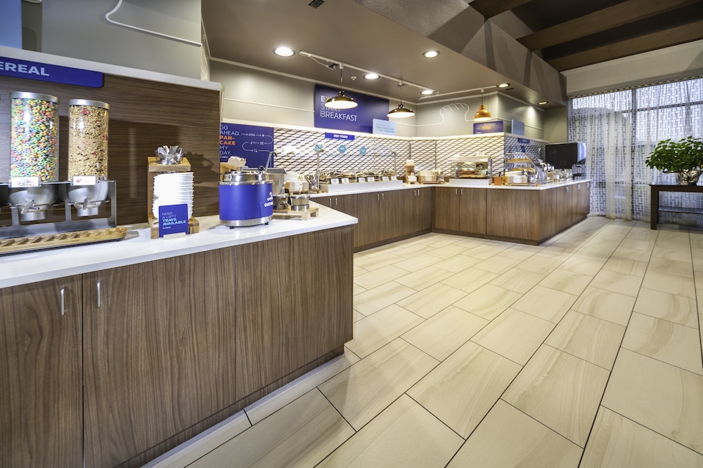 Holiday Inn Express Hotel & Suites Pasco Tri Cities by IHG - photo 32