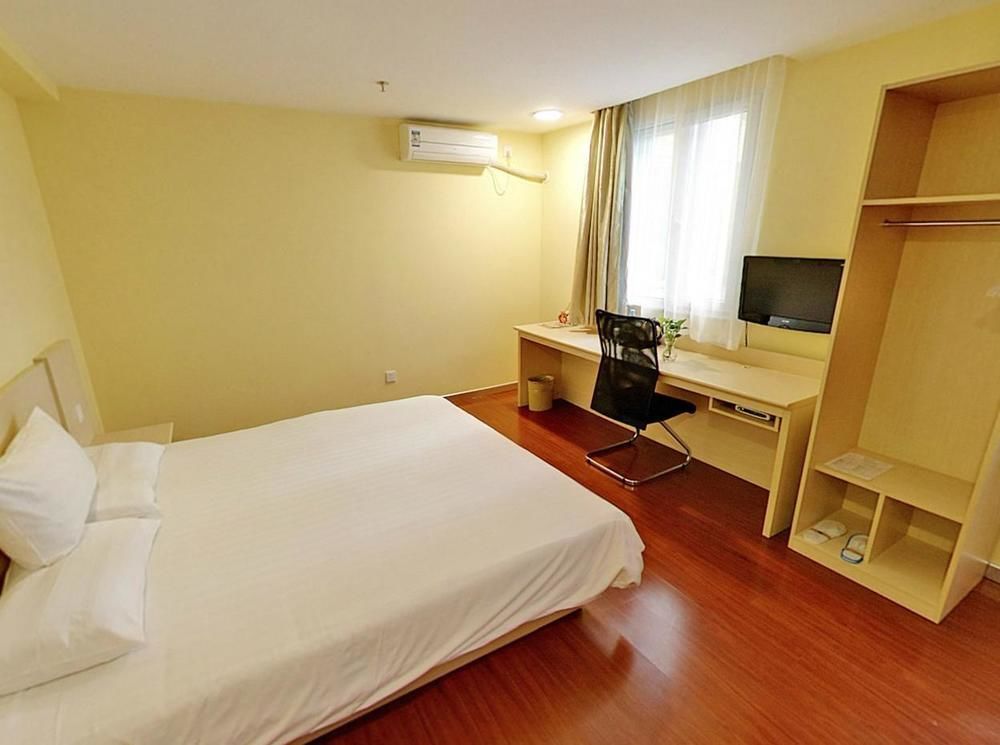 Dandong Hanting Express yalv River Bridge in Dandong, People's Republic of China