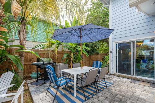 Jax Vacations 1 2 Mile to Beach 2 bedroom townhome pet friendly — 4-Star Luxury Hotel in Jacksonville Beach, United States