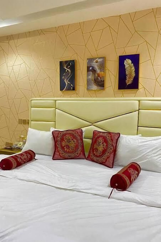 Hogis Luxury Suites and Hotel in Calabar, Nigeria