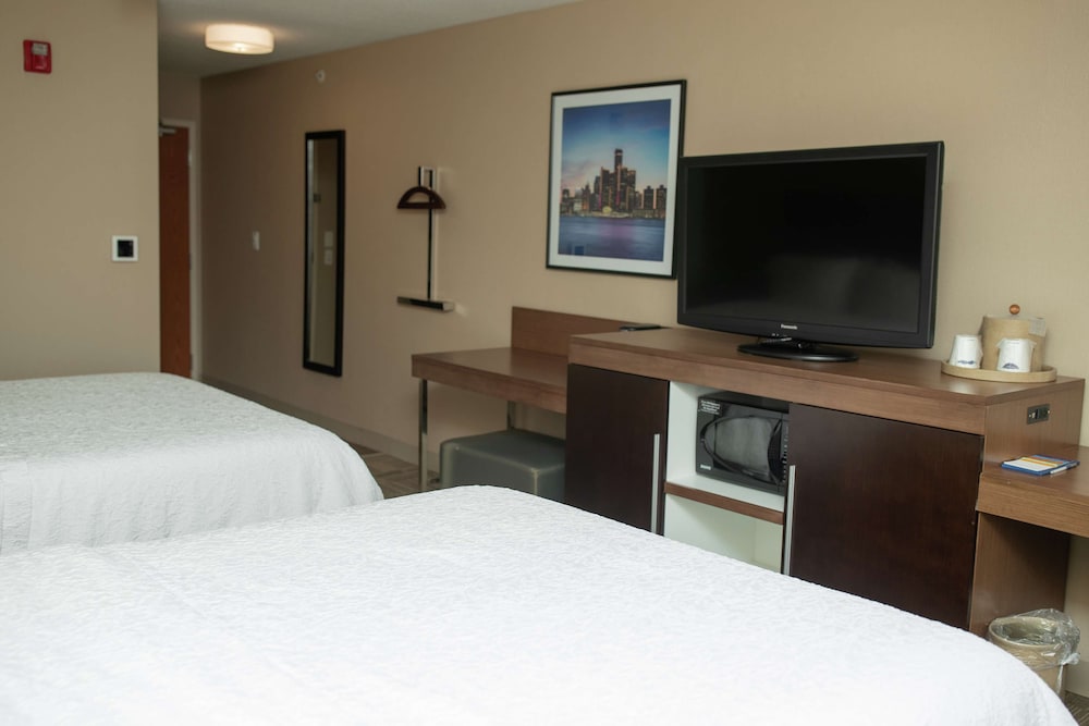 Hampton Inn Commerce Novi - photo 12