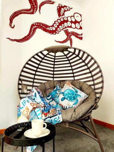 The Octopus at Largs Town Centre with Private Parking — 4-Star Luxury Hotel in Largs, United Kingdom