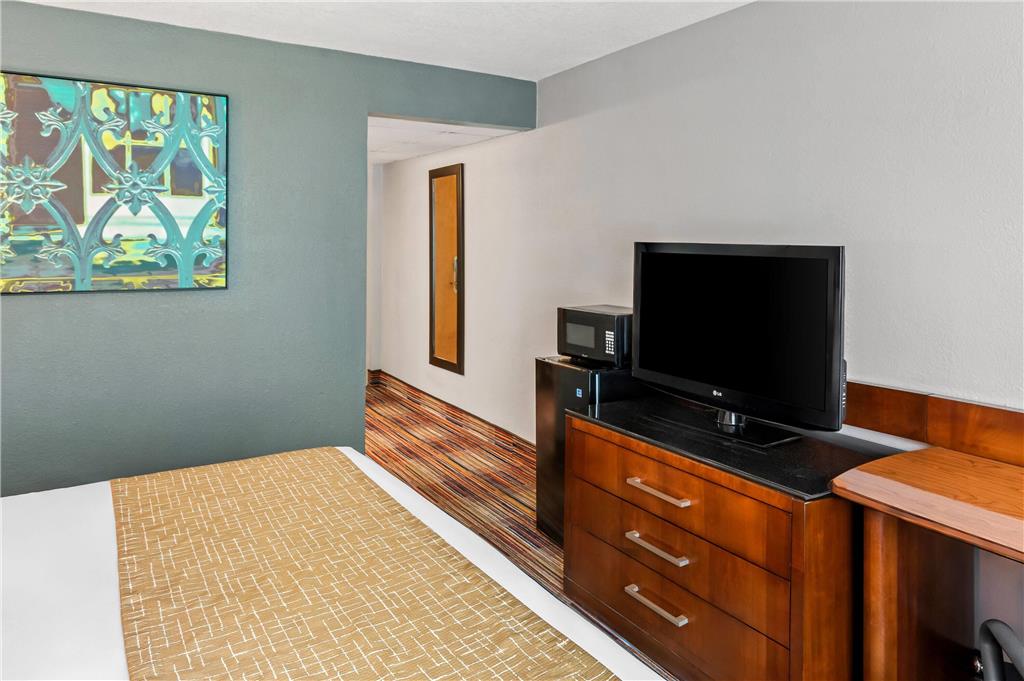 Travelodge by Wyndham Bloomington - photo 29
