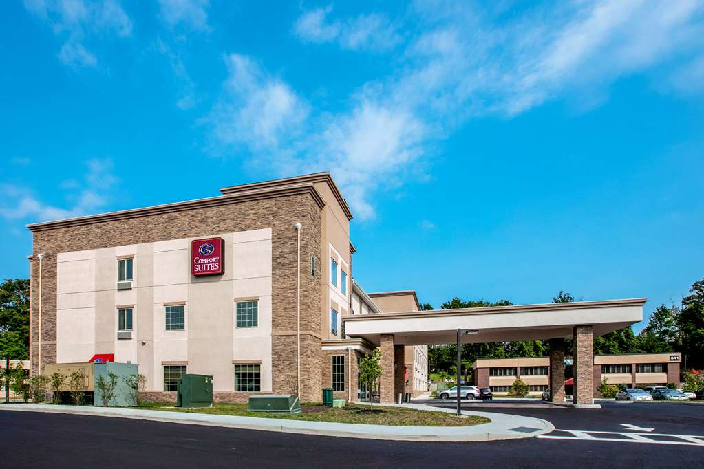 Comfort Suites Fishkill near Interstate 84 - photo 2