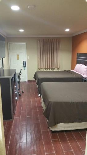 Derrick Inn - carbon neutral hotel in Big Lake